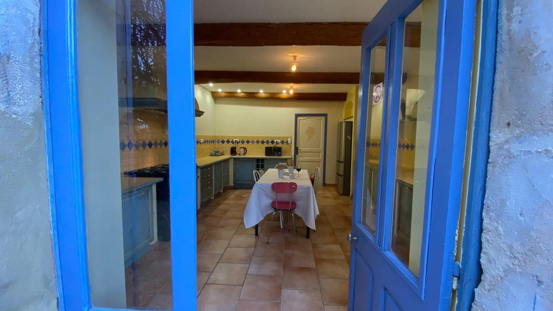 84B3 - Freesia Suite In 18Th Century Provencal Farmhouse Althen-des-Paluds Дом отдыха